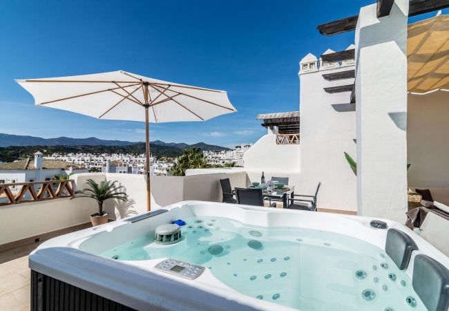 Ferienwohnung in Estepona -  Penthouse Capricho (R3685394)