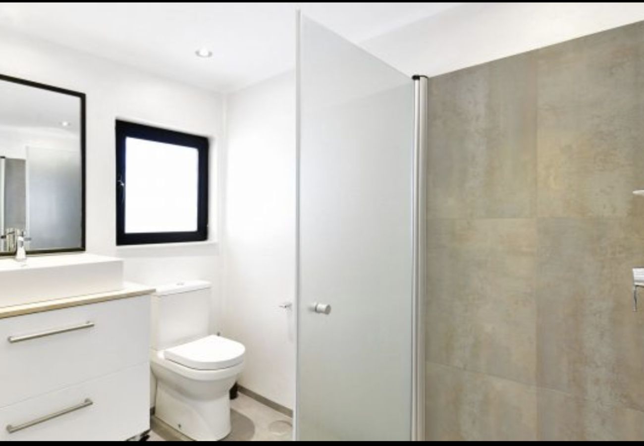 Villa in Neu-Andalusien -  Villa Karma (R2132993)