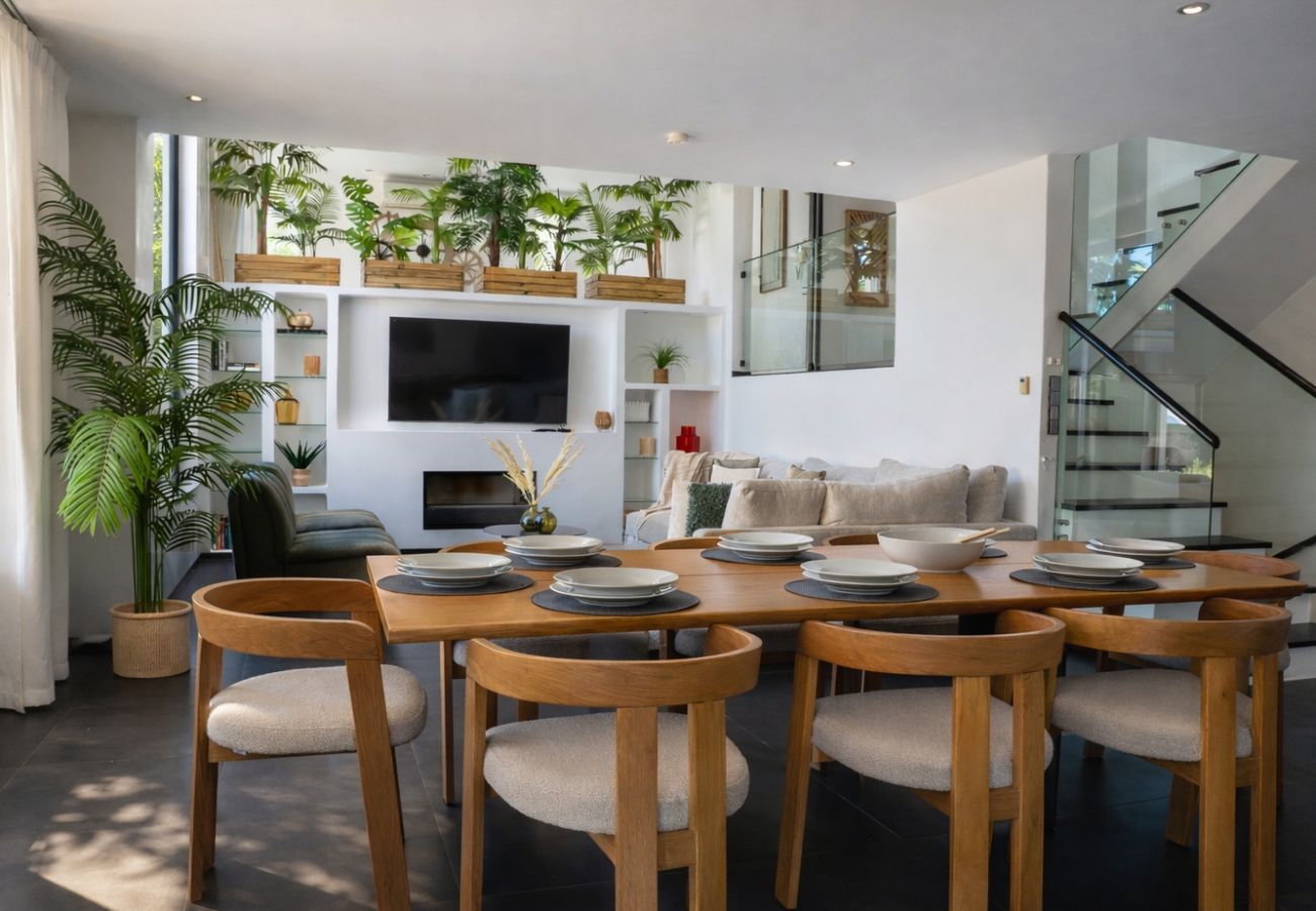 Villa in Neu-Andalusien -  Villa Karma (R2132993)