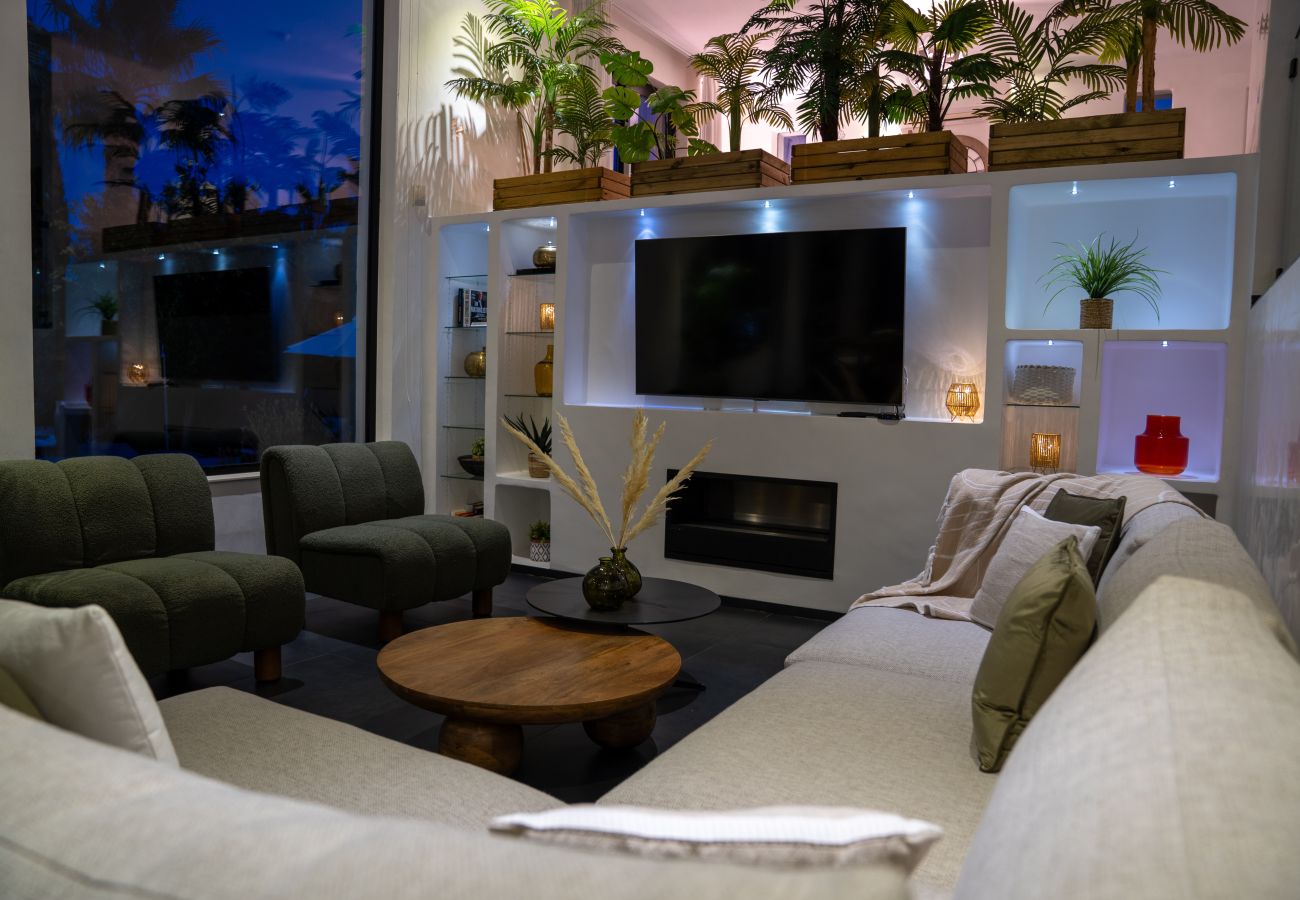 Villa in Neu-Andalusien -  Villa Karma (R2132993)