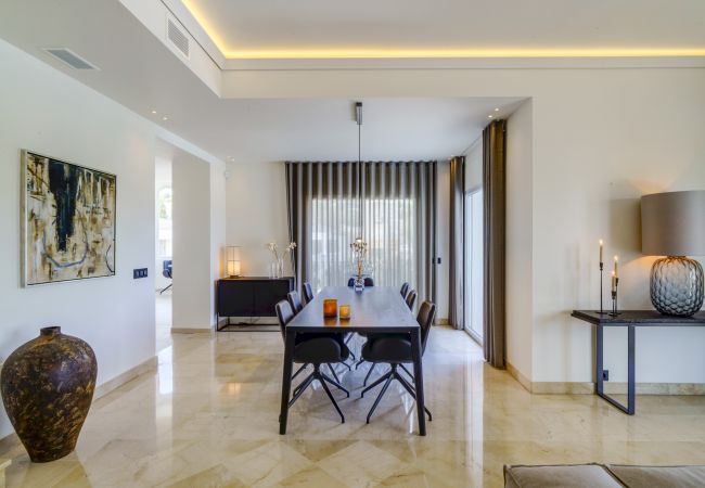 Villa in Nueva andalucia -  Villa La Petanque (R2739026) Villa in Nueva andalucia -  Villa La Petanque (R2739026)