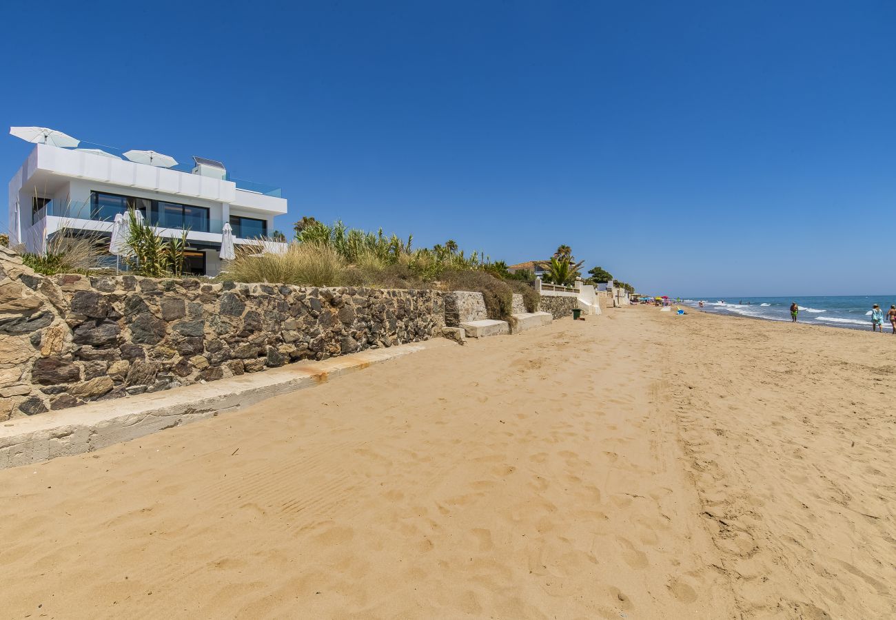 Villa en Marbella -  Frontline Beach Costabella (R2576927)