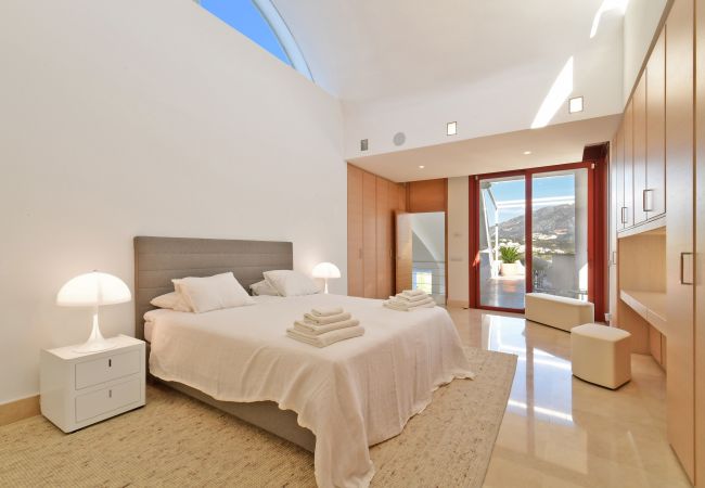 Villa en Nueva andalucia -  Villa Blanca (R2835011) Villa en Nueva andalucia -  Villa Blanca (R2835011)