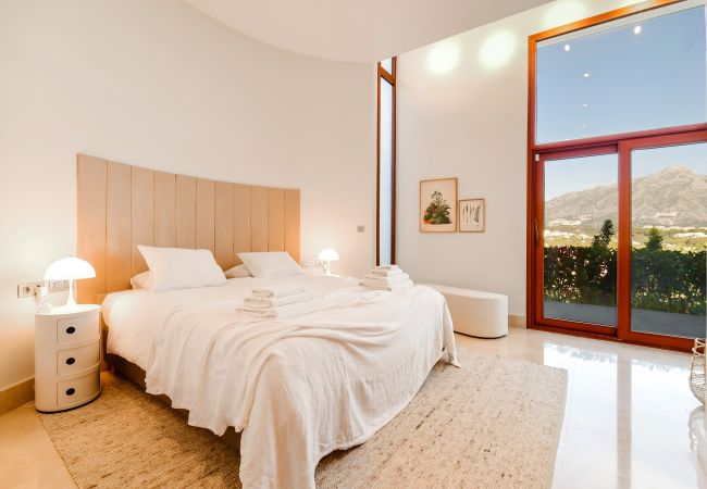 Villa en Nueva andalucia -  Villa Blanca (R2835011) Villa en Nueva andalucia -  Villa Blanca (R2835011)