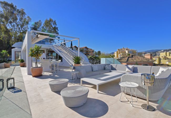 Villa en Nueva andalucia -  Villa Blanca (R2835011) Villa en Nueva andalucia -  Villa Blanca (R2835011)