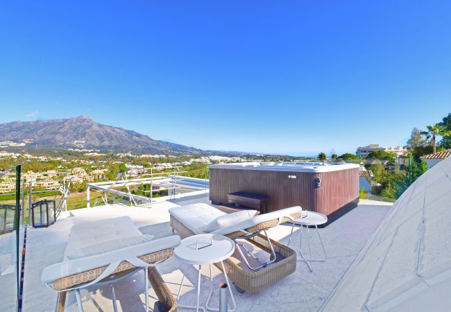 Villa en Nueva andalucia -  Villa Blanca (R2835011) Villa en Nueva andalucia -  Villa Blanca (R2835011)