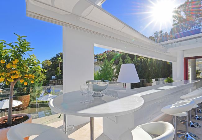 Villa en Nueva andalucia -  Villa Blanca (R2835011) Villa en Nueva andalucia -  Villa Blanca (R2835011)