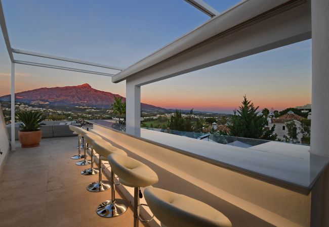 Villa en Nueva andalucia -  Villa Blanca (R2835011) Villa en Nueva andalucia -  Villa Blanca (R2835011)