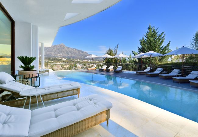 Villa en Marbella -  Villa Blanca (R2835011)