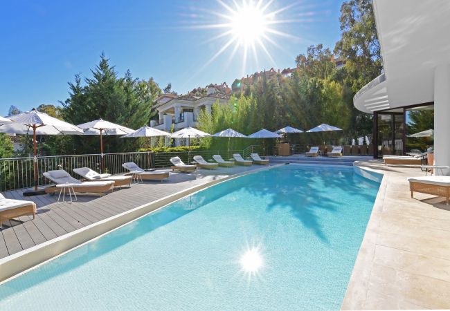 Villa en Nueva andalucia -  Villa Blanca (R2835011) Villa en Nueva andalucia -  Villa Blanca (R2835011)