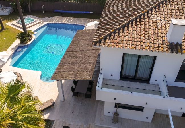 Villa en Nueva andalucia -  Villa Karma (R2132993) Villa en Nueva andalucia -  Villa Karma (R2132993)