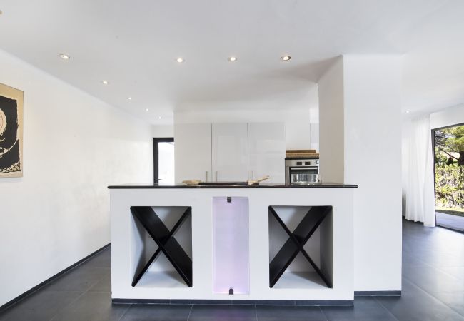 Villa en Nueva andalucia -  Villa Karma (R2132993) Villa en Nueva andalucia -  Villa Karma (R2132993)