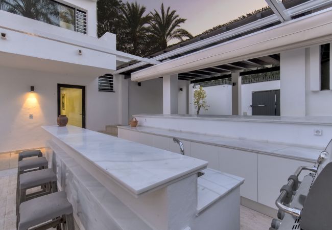 Villa en Nueva andalucia -  Villa Karma (R2132993) Villa en Nueva andalucia -  Villa Karma (R2132993)