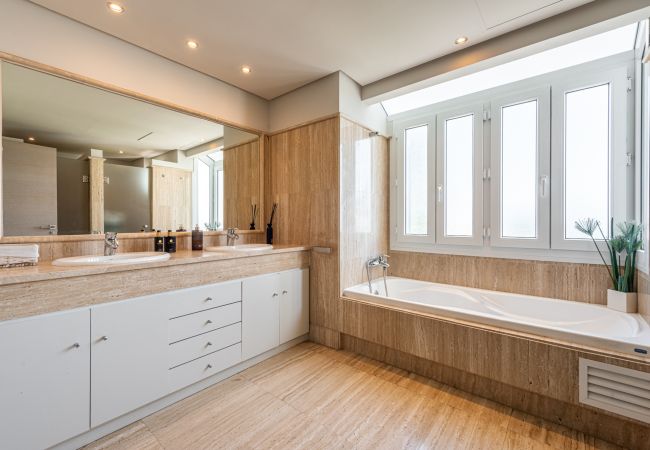 Apartamento en Marbella -  Palm Beach Penthouse (R2611208) Apartamento en Marbella -  Palm Beach Penthouse (R2611208)