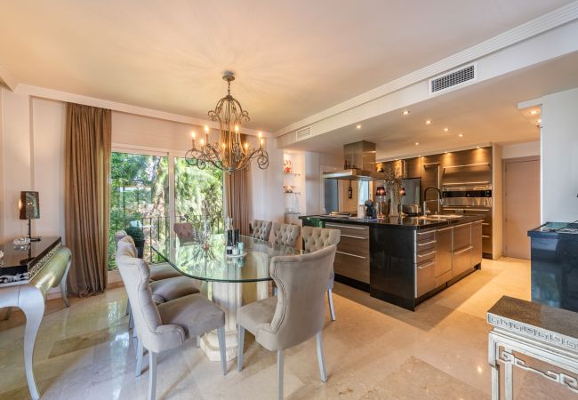 Apartamento en Marbella -  Palm Beach Penthouse (R2611208) Apartamento en Marbella -  Palm Beach Penthouse (R2611208)