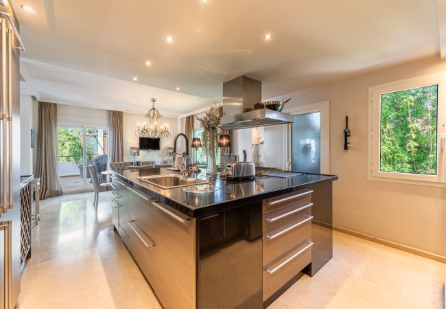 Apartamento en Marbella -  Palm Beach Penthouse (R2611208) Apartamento en Marbella -  Palm Beach Penthouse (R2611208)