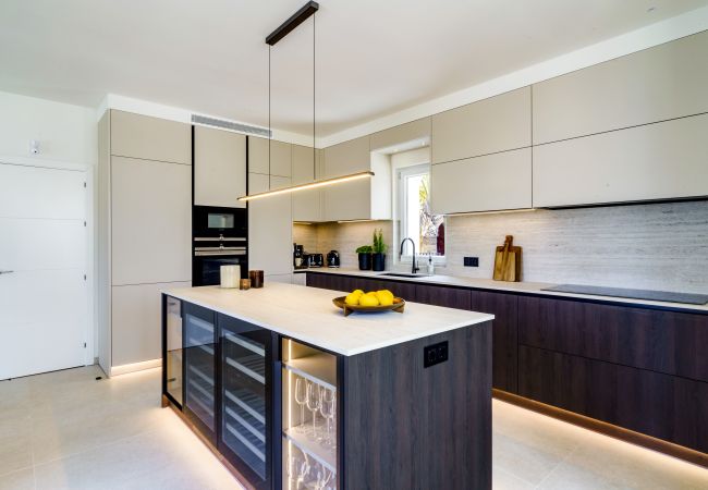 Villa en Nueva andalucia -  Villa La Petanque (R2739026) Villa en Nueva andalucia -  Villa La Petanque (R2739026)