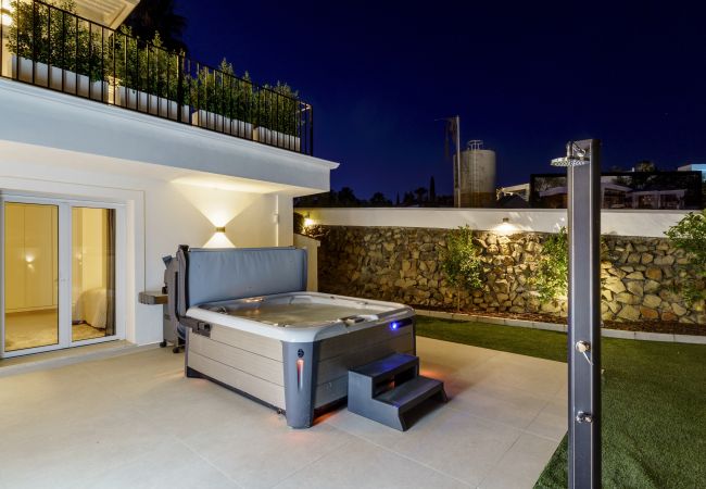 Villa en Nueva andalucia -  Villa La Petanque (R2739026) Villa en Nueva andalucia -  Villa La Petanque (R2739026)