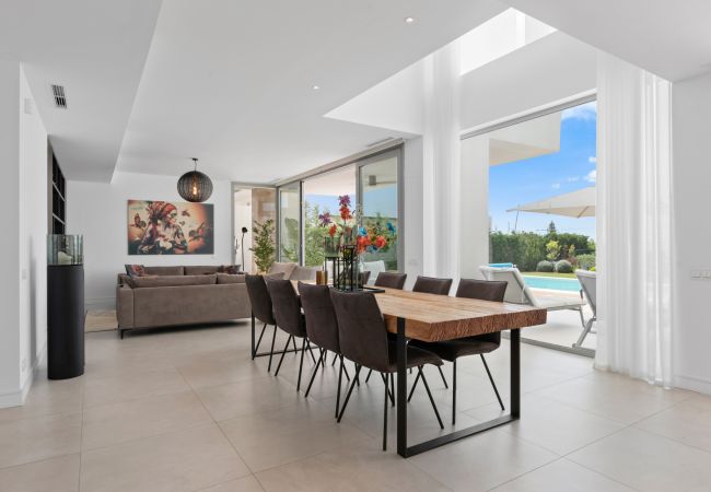 Villa en Marbella -  Villa Mariposa (R3907066) Villa en Marbella -  Villa Mariposa (R3907066)