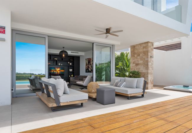Villa en Marbella -  Villa Mariposa (R3907066) Villa en Marbella -  Villa Mariposa (R3907066)