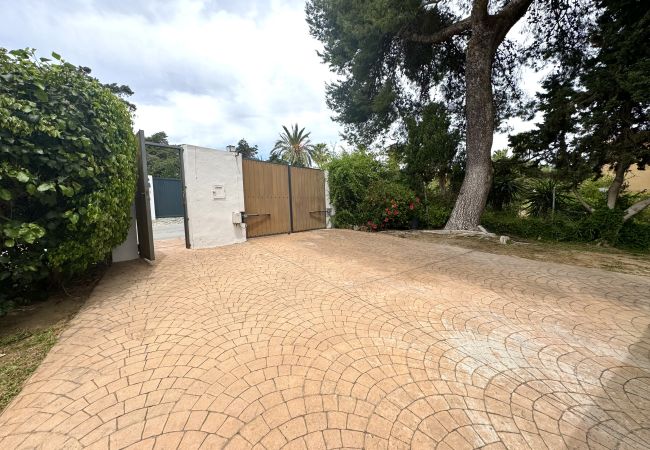 Villa in Marbella -  Villa Carib Playa (R1913565) Villa in Marbella -  Villa Carib Playa (R1913565)