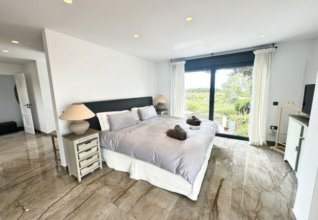 Villa in Marbella -  Villa Carib Playa (R1913565) Villa in Marbella -  Villa Carib Playa (R1913565)