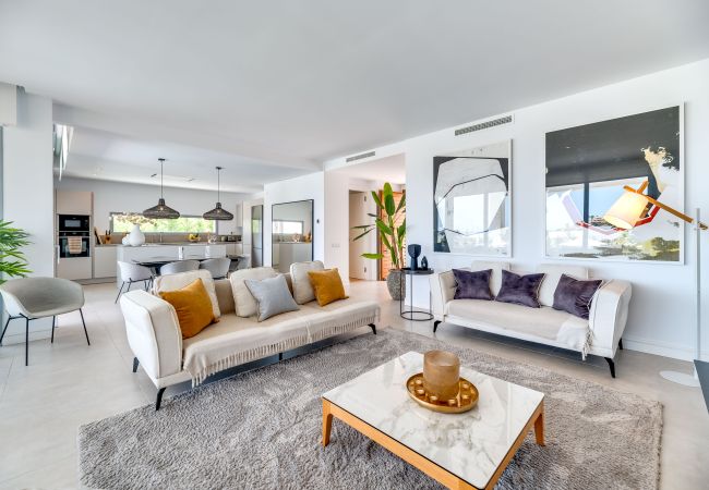 Villa in Marbella -  Villa Riva (R3930610) Villa in Marbella -  Villa Riva (R3930610)