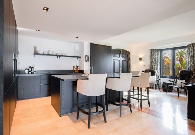 Villa in Marbella -  Villa Flores (R3261154) Villa in Marbella -  Villa Flores (R3261154)