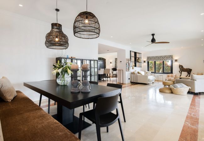 Villa in Marbella -  Villa Flores (R3261154) Villa in Marbella -  Villa Flores (R3261154)