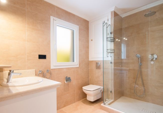 Villa in Marbella -  Villa Flores (R3261154) Villa in Marbella -  Villa Flores (R3261154)