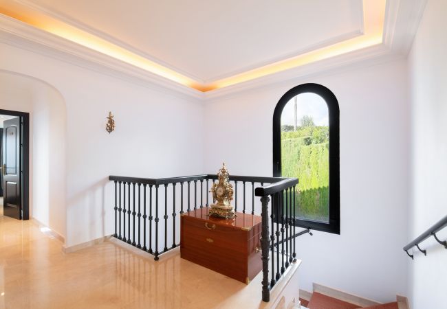 Villa in Marbella -  Villa Flores (R3261154) Villa in Marbella -  Villa Flores (R3261154)