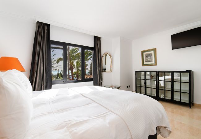 Villa in Marbella -  Villa Flores (R3261154) Villa in Marbella -  Villa Flores (R3261154)