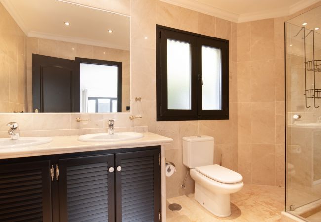 Villa in Marbella -  Villa Flores (R3261154) Villa in Marbella -  Villa Flores (R3261154)