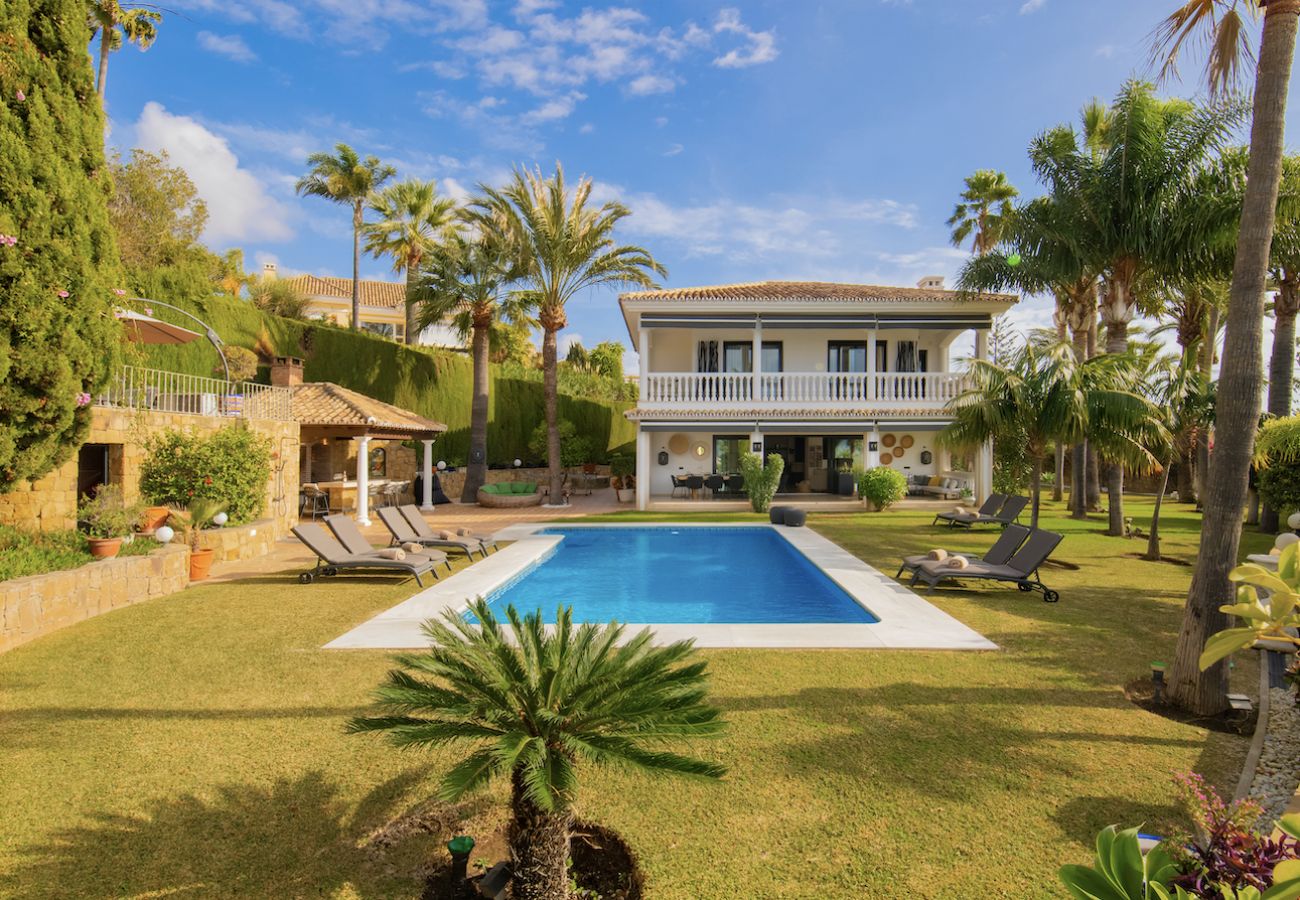 Villa in Marbella -  Villa Valle de Flores (R3261154)