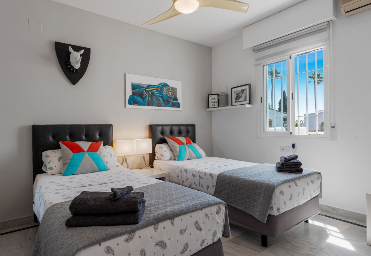 Villa in Estepona - Villa Atalaya Beach (R4195756)