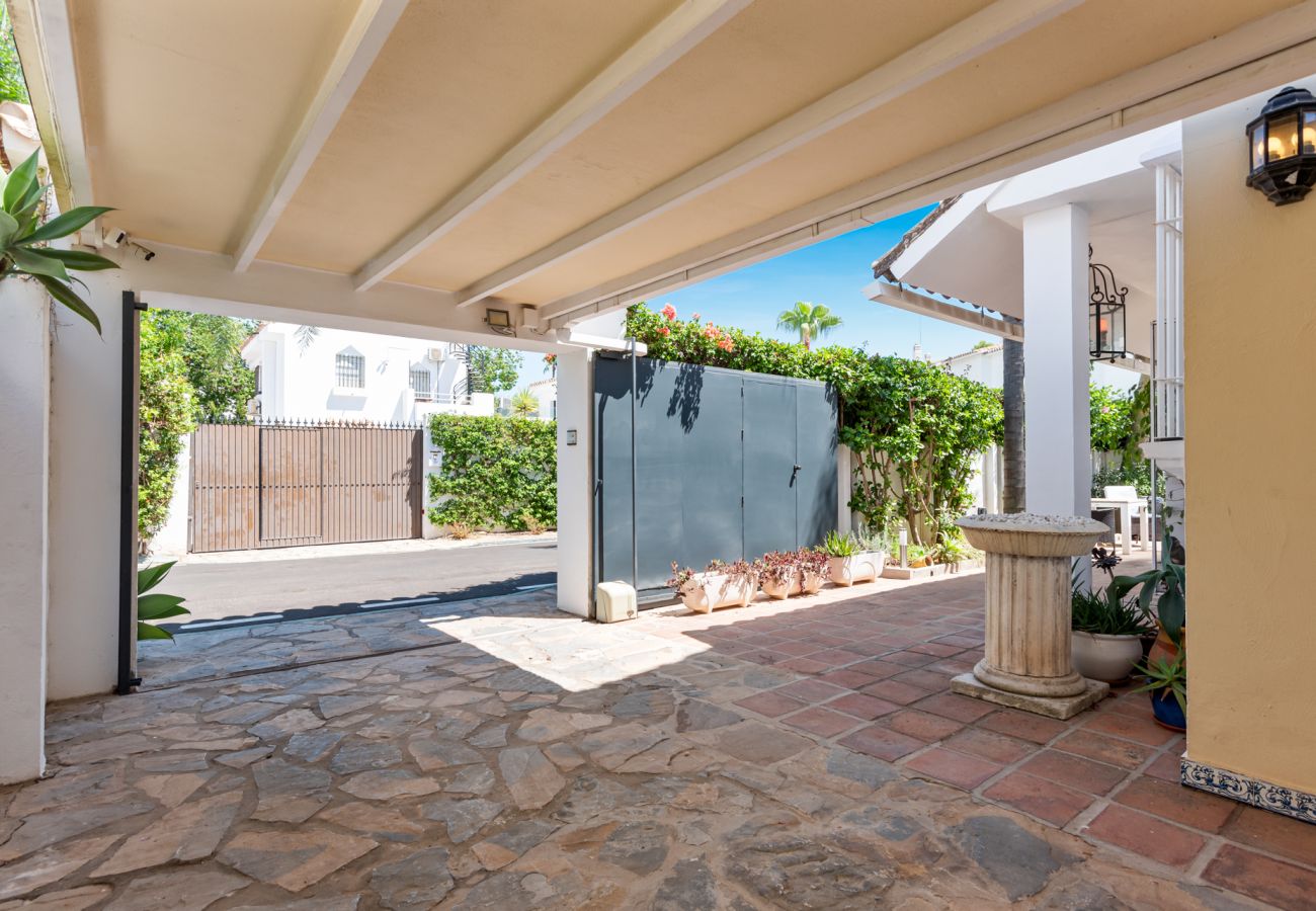 Villa in Estepona - Villa Atalaya Beach (R4195756)