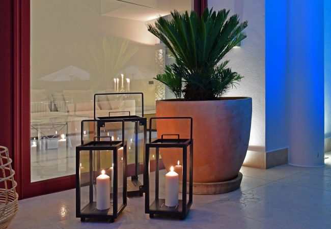 Villa in Nueva andalucia -  Villa Blanca (R2835011) Villa in Nueva andalucia -  Villa Blanca (R2835011)