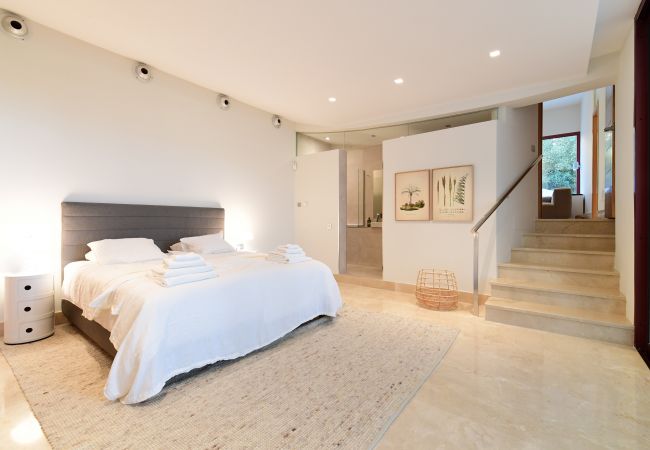 Villa in Nueva andalucia -  Villa Blanca (R2835011) Villa in Nueva andalucia -  Villa Blanca (R2835011)