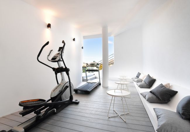 Villa in Nueva andalucia -  Villa Blanca (R2835011) Villa in Nueva andalucia -  Villa Blanca (R2835011)