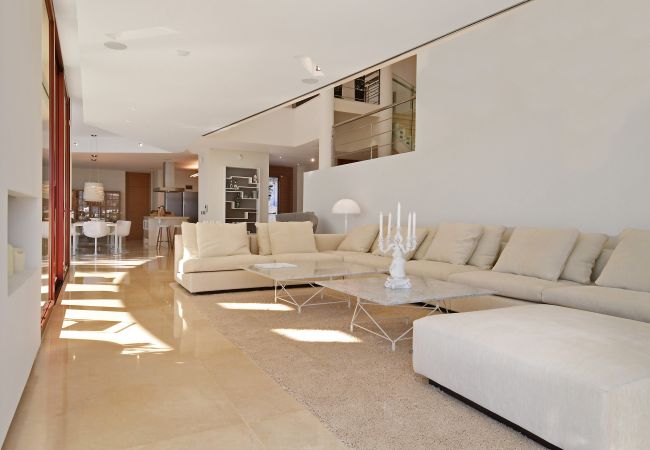 Villa in Nueva andalucia -  Villa Blanca (R2835011) Villa in Nueva andalucia -  Villa Blanca (R2835011)