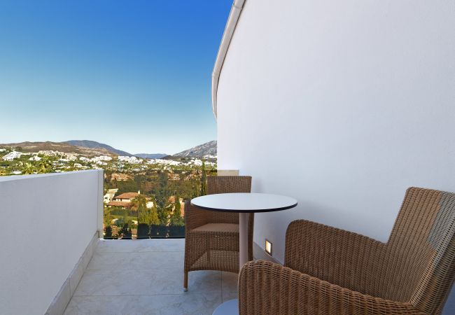 Villa in Nueva andalucia -  Villa Blanca (R2835011) Villa in Nueva andalucia -  Villa Blanca (R2835011)