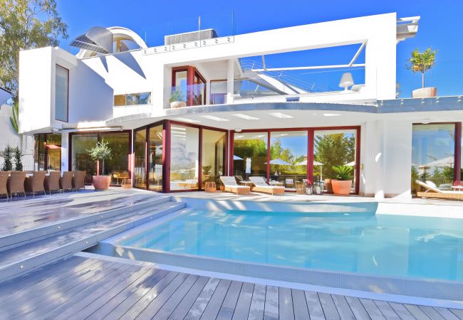 Villa in Nueva andalucia -  Villa Blanca (R2835011) Villa in Nueva andalucia -  Villa Blanca (R2835011)