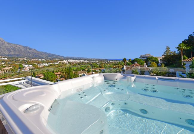 Villa in Nueva andalucia -  Villa Blanca (R2835011) Villa in Nueva andalucia -  Villa Blanca (R2835011)