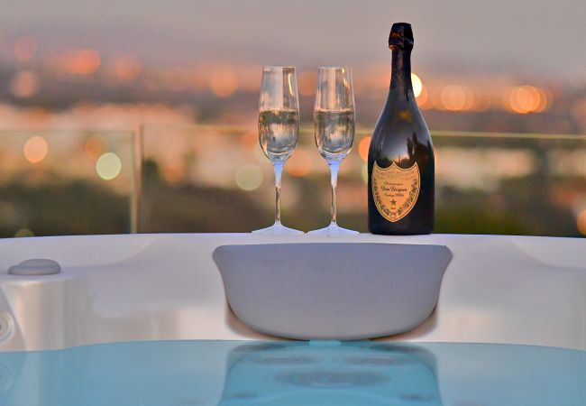 Villa in Nueva andalucia -  Villa Blanca (R2835011) Villa in Nueva andalucia -  Villa Blanca (R2835011)