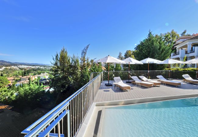 Villa in Nueva andalucia -  Villa Blanca (R2835011) Villa in Nueva andalucia -  Villa Blanca (R2835011)