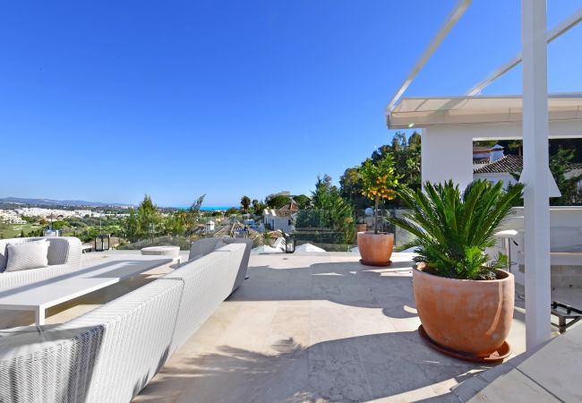 Villa in Nueva andalucia -  Villa Blanca (R2835011) Villa in Nueva andalucia -  Villa Blanca (R2835011)