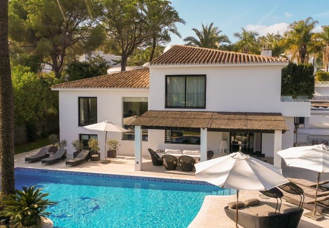 Villa in Nueva andalucia -  Villa Karma (R2132993) Villa in Nueva andalucia -  Villa Karma (R2132993)