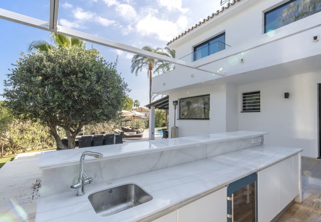 Villa in Nueva andalucia -  Villa Karma (R2132993) Villa in Nueva andalucia -  Villa Karma (R2132993)