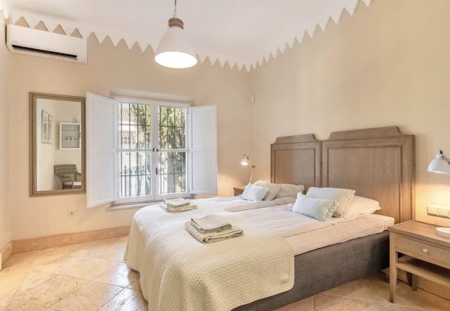 Villa in Marbella -  Villa La Mansion (R2508653) Villa in Marbella -  Villa La Mansion (R2508653)