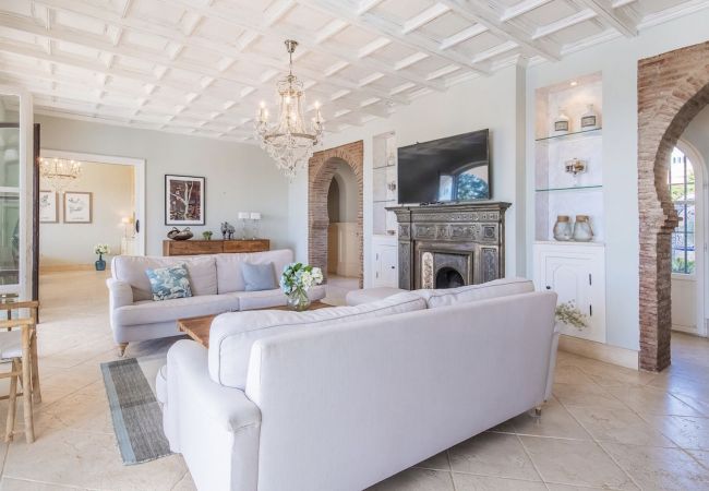 Villa in Marbella -  Villa La Mansion (R2508653) Villa in Marbella -  Villa La Mansion (R2508653)